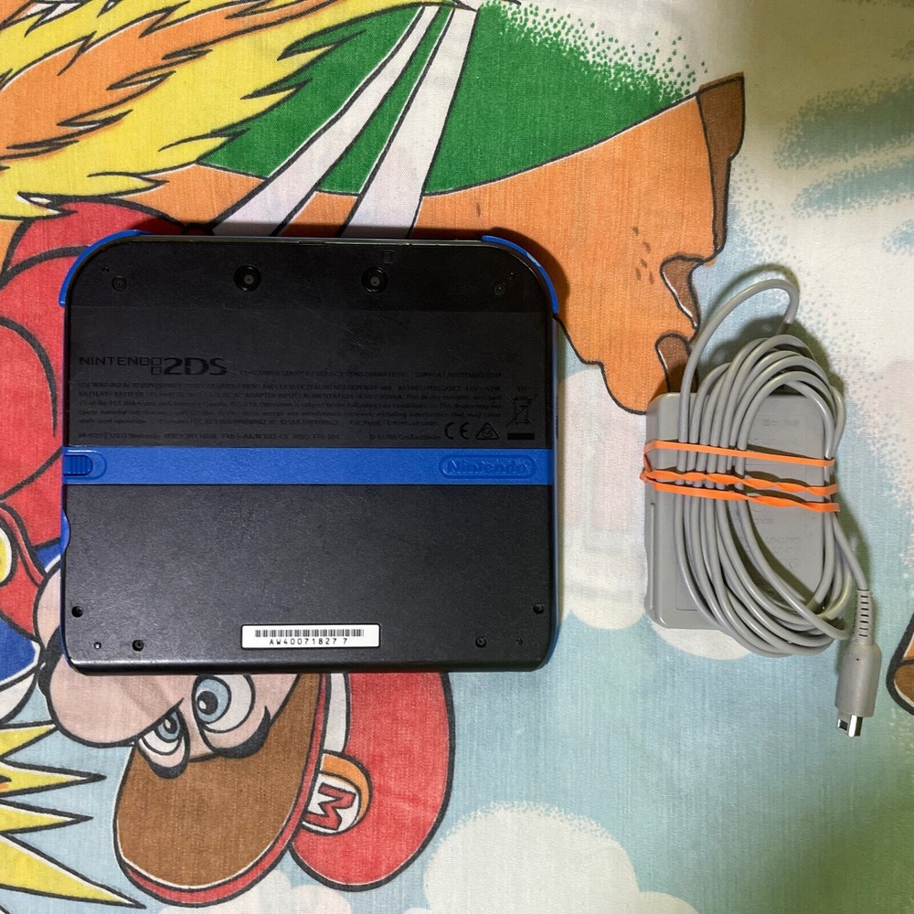 Nintendo 2DS Handheld Video Game Console System Black/Blue FTR-001 Mario Bros - Picture 2 of 4
